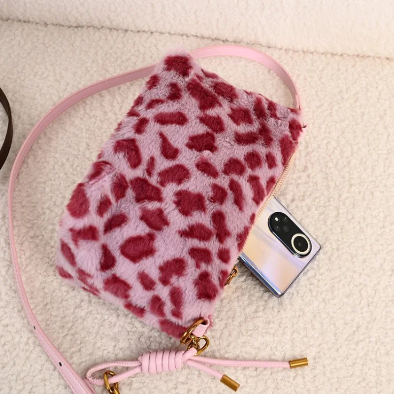 กระเป๋าถือหนังผู้หญิงระดับไฮเอนด์ปี 2025 แบรนด์หรู ดีไซเนอร์ชื่อดังจากปารีส สไตล์ลำลอง สวยสง่า ​