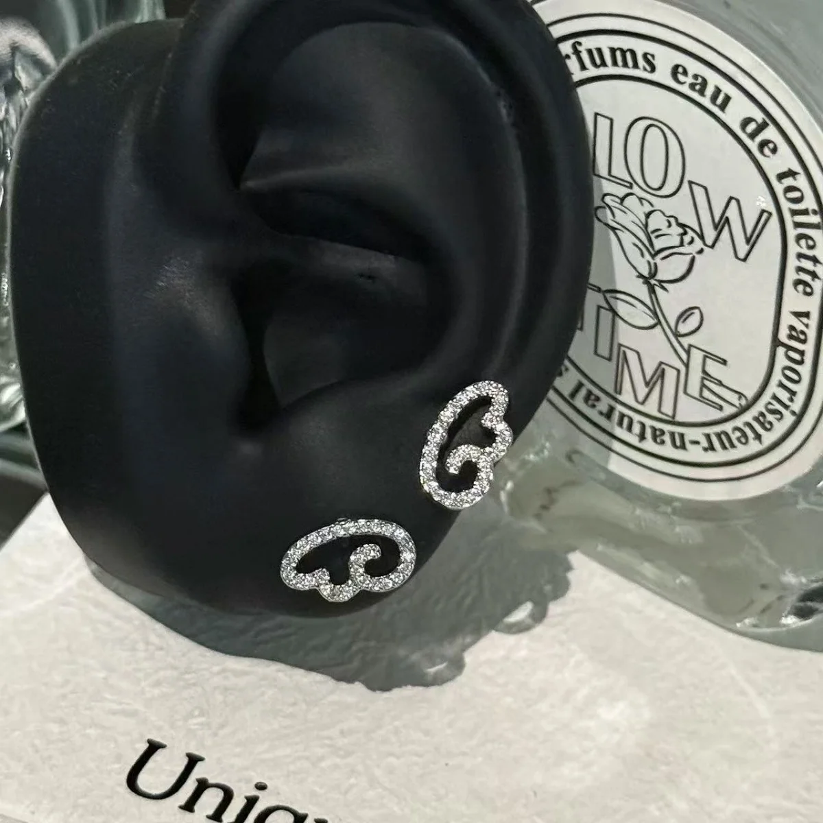 

1 Pcs Bling Zircon Wings Ear Bone Nail For Women Medical Titanium Steel Angel Sweet Earrings Cochlea Piercing Accessories Gift