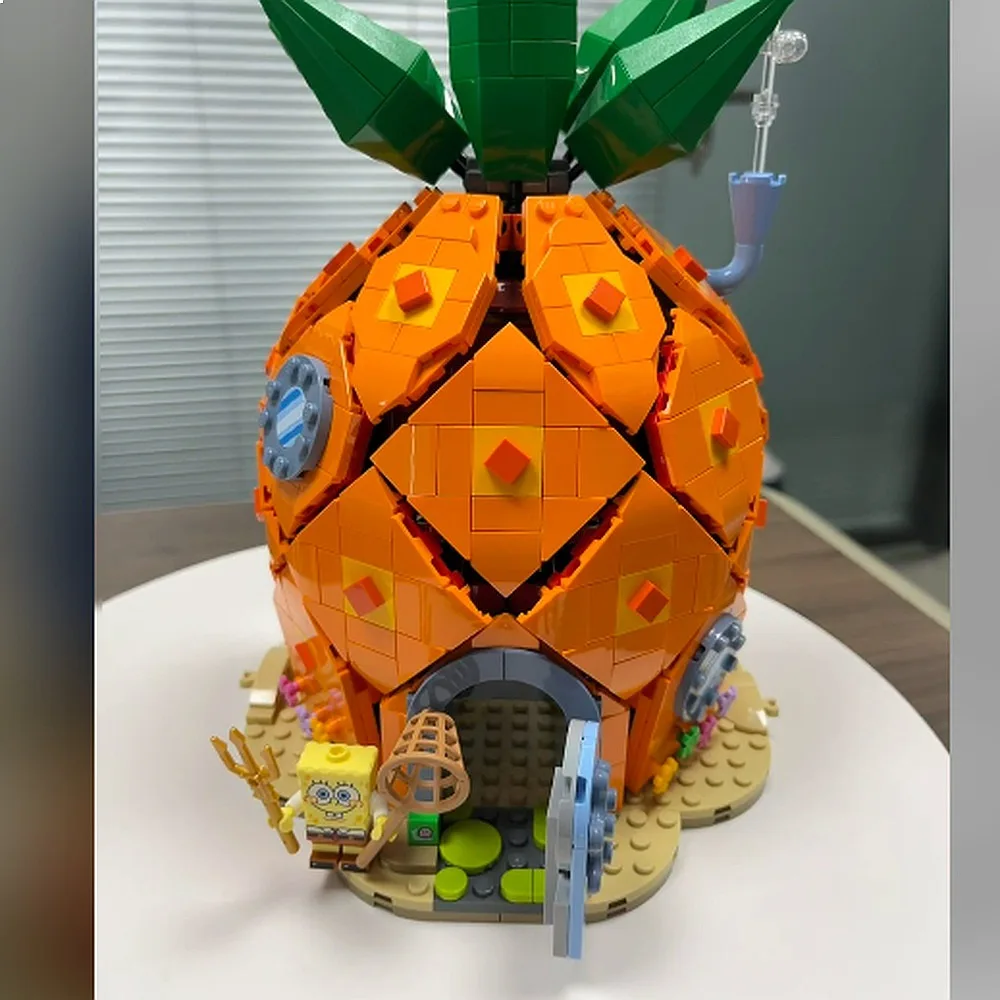 Cheaper Square Bob House Sea Conch House Building Blocks Scene Construction Toy Gift For Adult Home Decor Christmas Gift 1794PCS