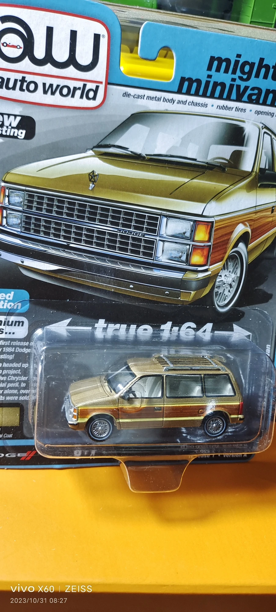 AW auto world  1:64 1984 Dodge Charger caravan Collection of die-cast alloy car model ornaments