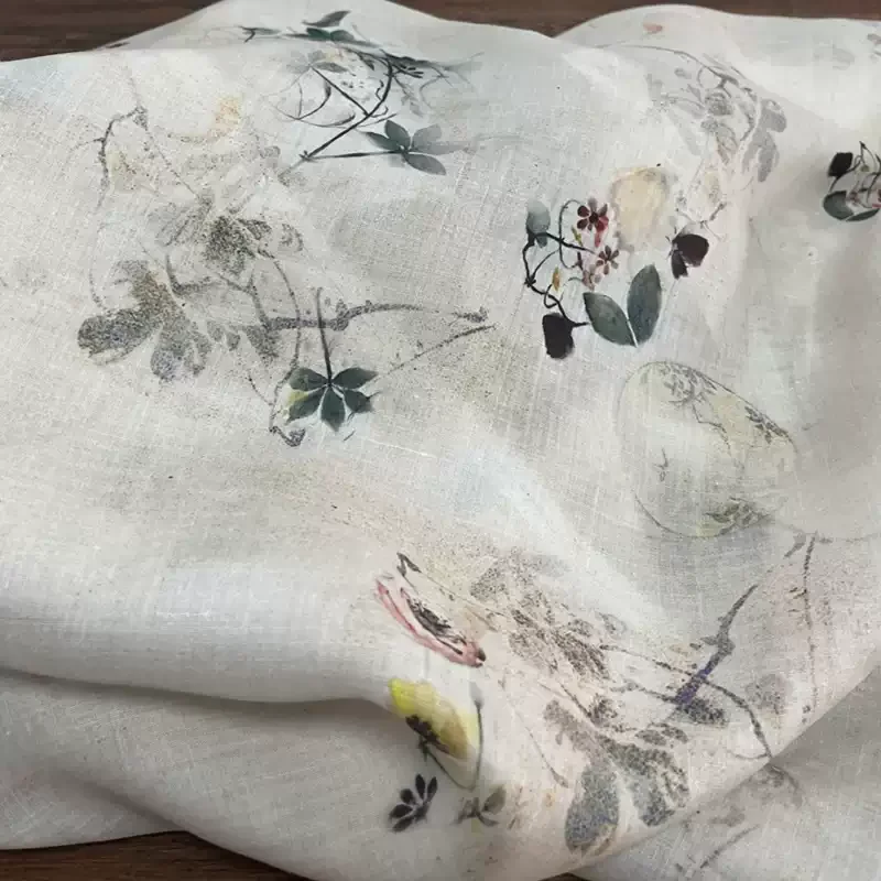 

White pure ramie printed fabric, used to make high-end summer clothing sewing fabrics.