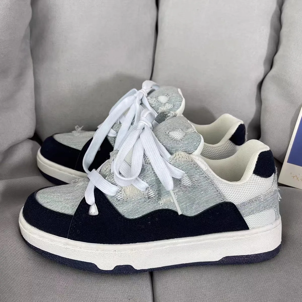 أحذية الدنيم غسلها مع ثقوب مكسورة ، النعال من جلد الغزال ستوكات ، أحذية الخبز النمط القديم للطلاب الصغار ، والترفيه ، والصين-شيك