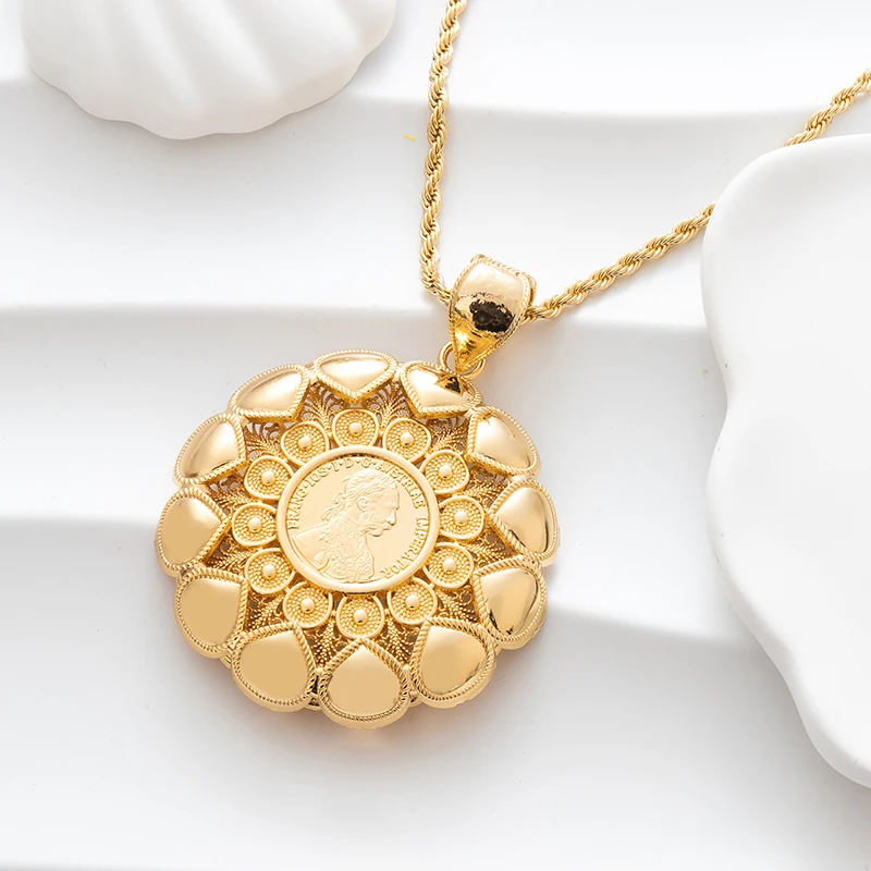 

Марокканские украшения, открытый дизайн, металлический кулон в виде арабески с листом Фатимы, позолоченный, для женщин.