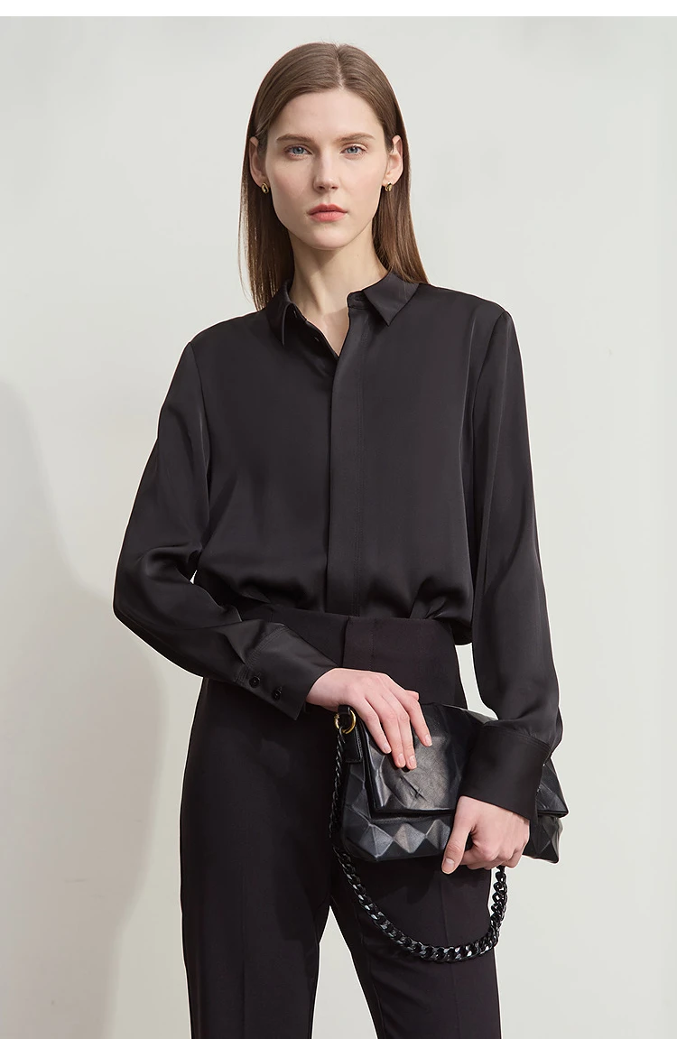 Amii Minimalistisches Oberteil für Damen, einfarbiges Hemd, weicher leichter Satin, stilvoller, schlankmachender Arbeitsplatz-Stil, französisches Damenhemd 12521085 – Detail 25