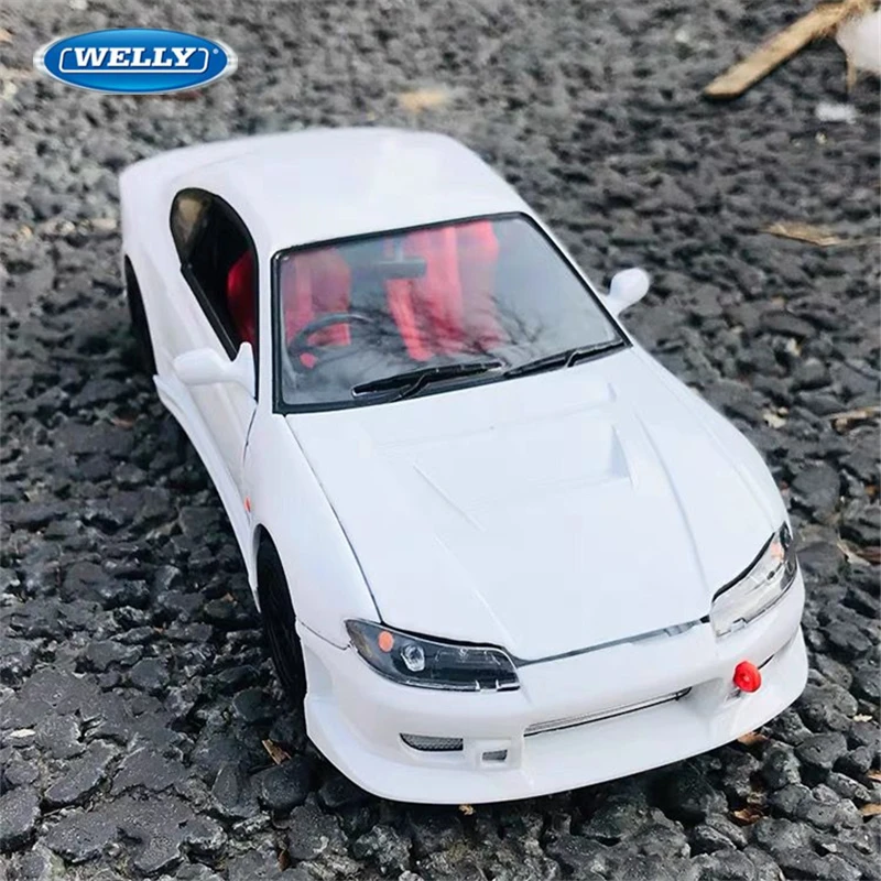 Welly 1/24 Nissan Silvia S15 Alloy Sports Car Model Diecast Metal Toy Racing Car Vehicles Model Simulation Collection Kids Gifts