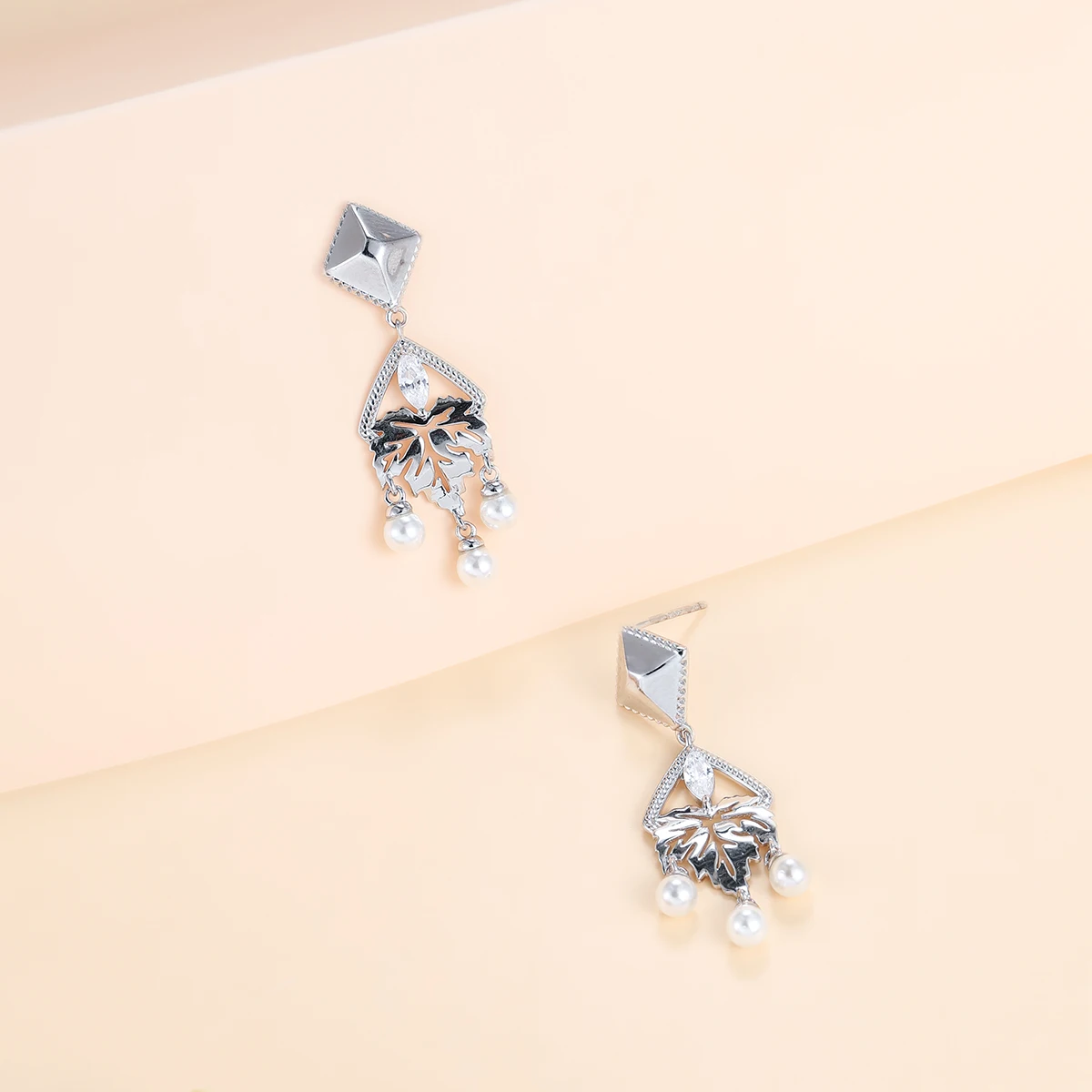 HAIKE S925 Pure Silver Pearl Earrings Original Maple Leaf Bell Shape Ear Pin2024 New Elegant and Elegant Women's Chinese Style