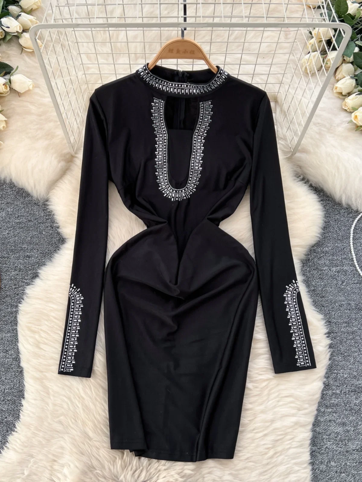 Ofallsis American Socialite Sexy Hollow Out Hot Diamond O neck Long Sleeved Dress 2024 Winter New Tight Fitting Slimming Dresses