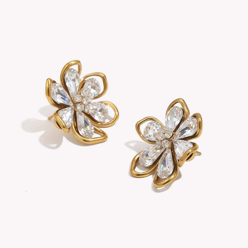 E.B.belle スパークリーフラワー CZ スタッドピアス 18Kゴールドメッキ ステンレススチール製 ホローデザイン 花柄ピアス エレガントなレディースジュエリー 1