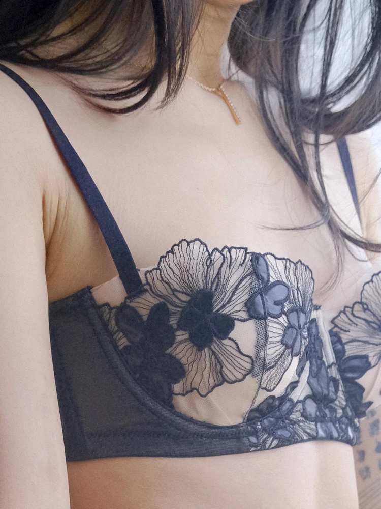 Women\'s Rabbit Ears Big Chest Small Thin Bra Soft Underwire Sexy European American Embroidery French Underwear Set