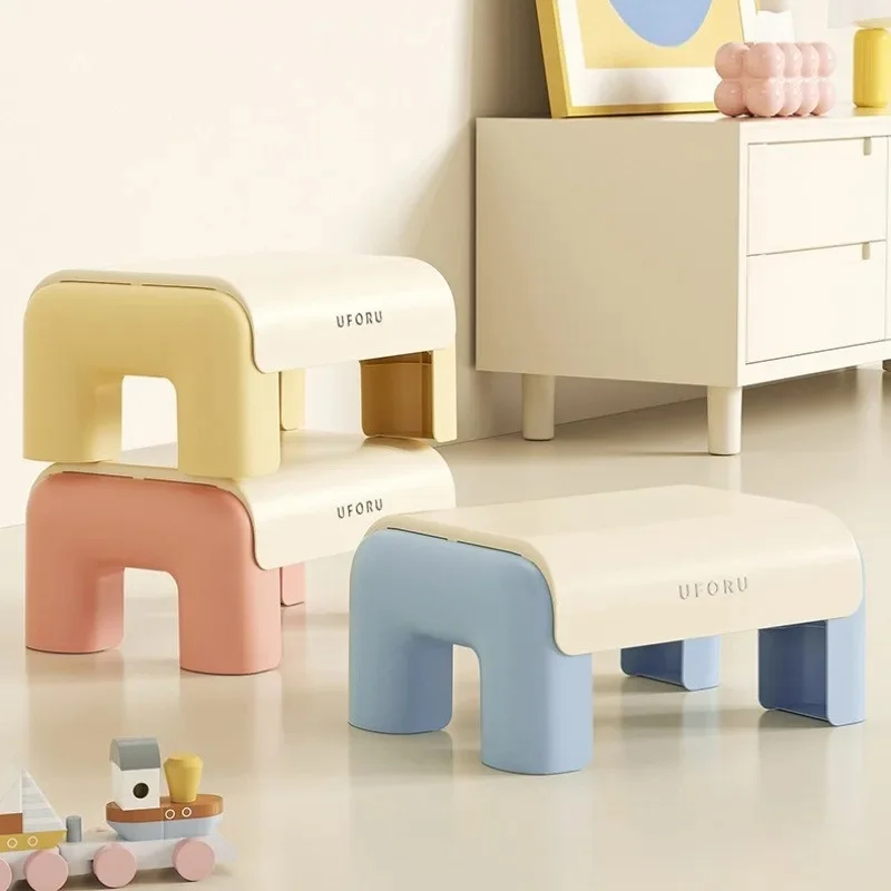 High Aesthetic Thick Plastic Low Stool Stable Non Slip Load Bearing Design Bathroom Footrest Stackable Household Shoe JJ4545
