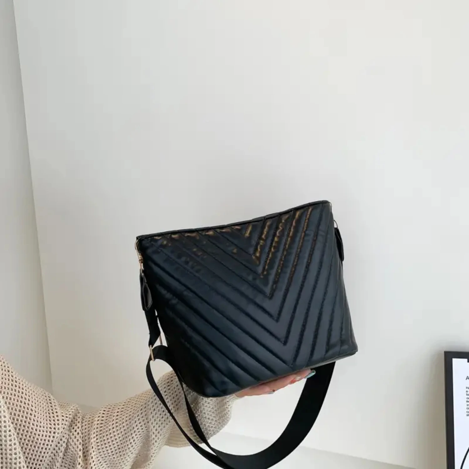 

Wide Strap Bucket Shoulder Bag, Women's Versatile Shoulder Bag