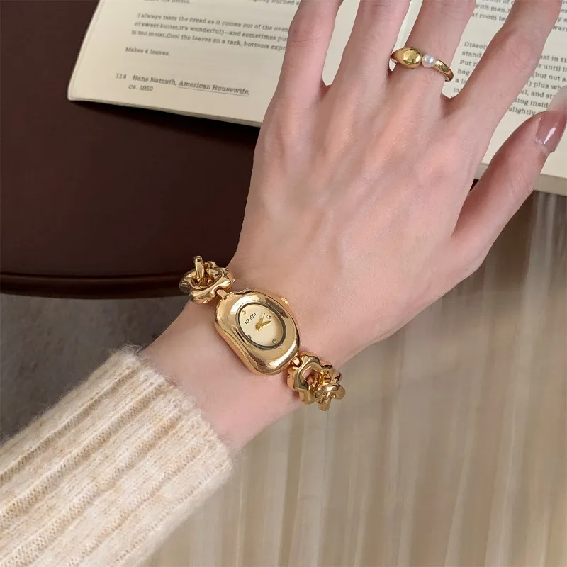 Top Brand Gold Fashion Ladies Wristwatches High-end Women Creative Bracelet Chain Watches Women's Quartz Watch Female Clock