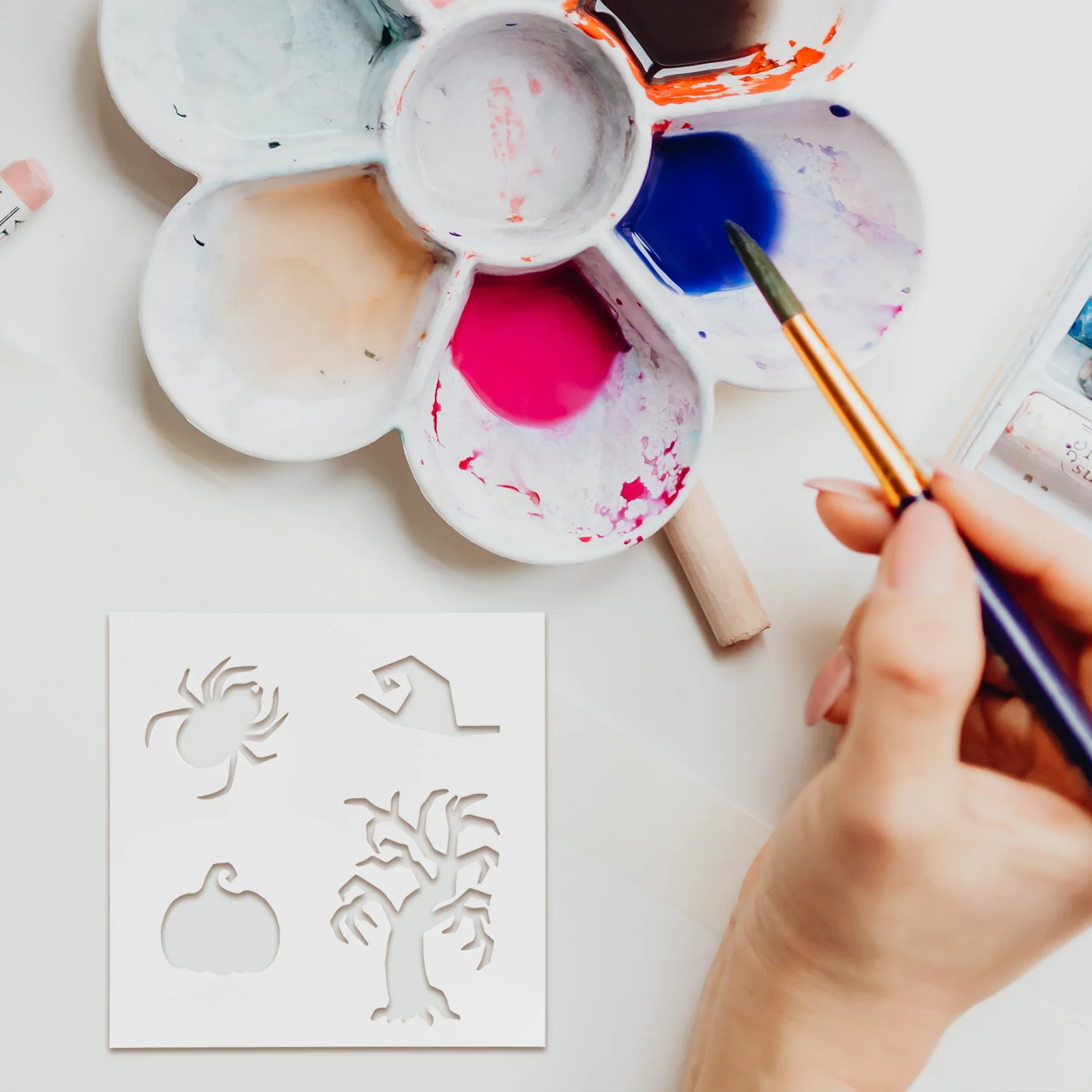 

10 Sheets Plastic Halloween Stencils Drawing Stencil Set Reusable Spray Paint Stencil Home Supply Festival Decoration