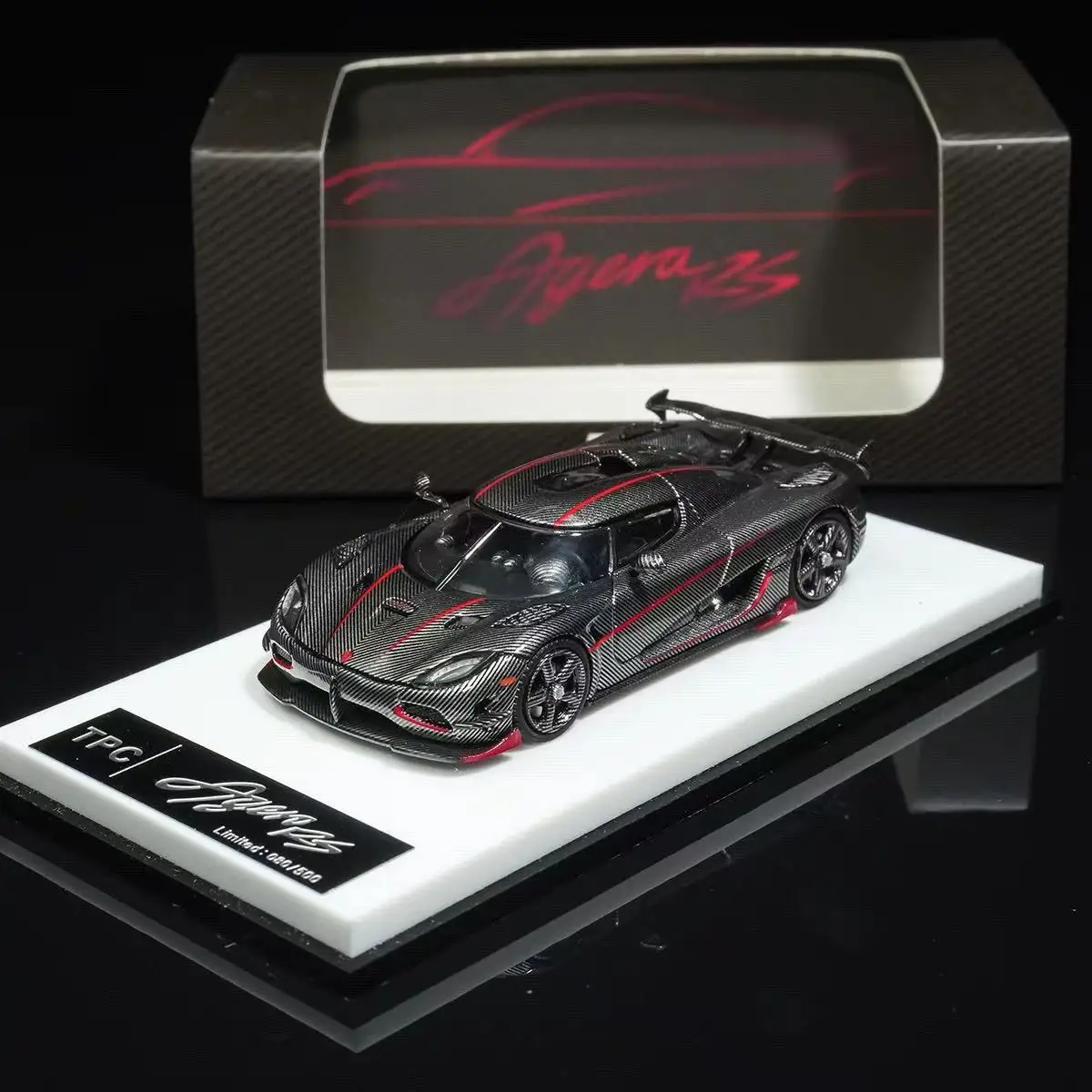 

Коллекционная модель автомобиля TPC 1/64 RS из углеродного волокна с красными полосами, лимитированная серия, полностью открывающаяся, из сплава металлов