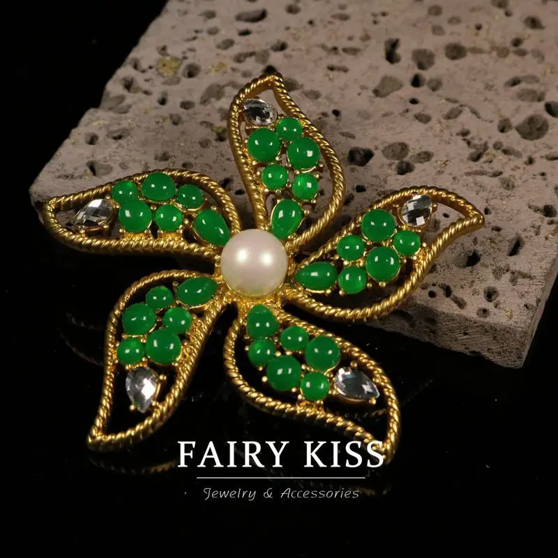 Copper plating, true new exquisite temperament, green fresh flower brooch, light luxury, high-end sense, heavy industry personal