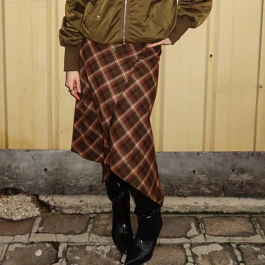 

Linad Vintage Plaid Asymmetrical Skirts Woman Street Chic High Waist Long Skirt Casual Mid Calf Skirts For Woman 2025 Autumn