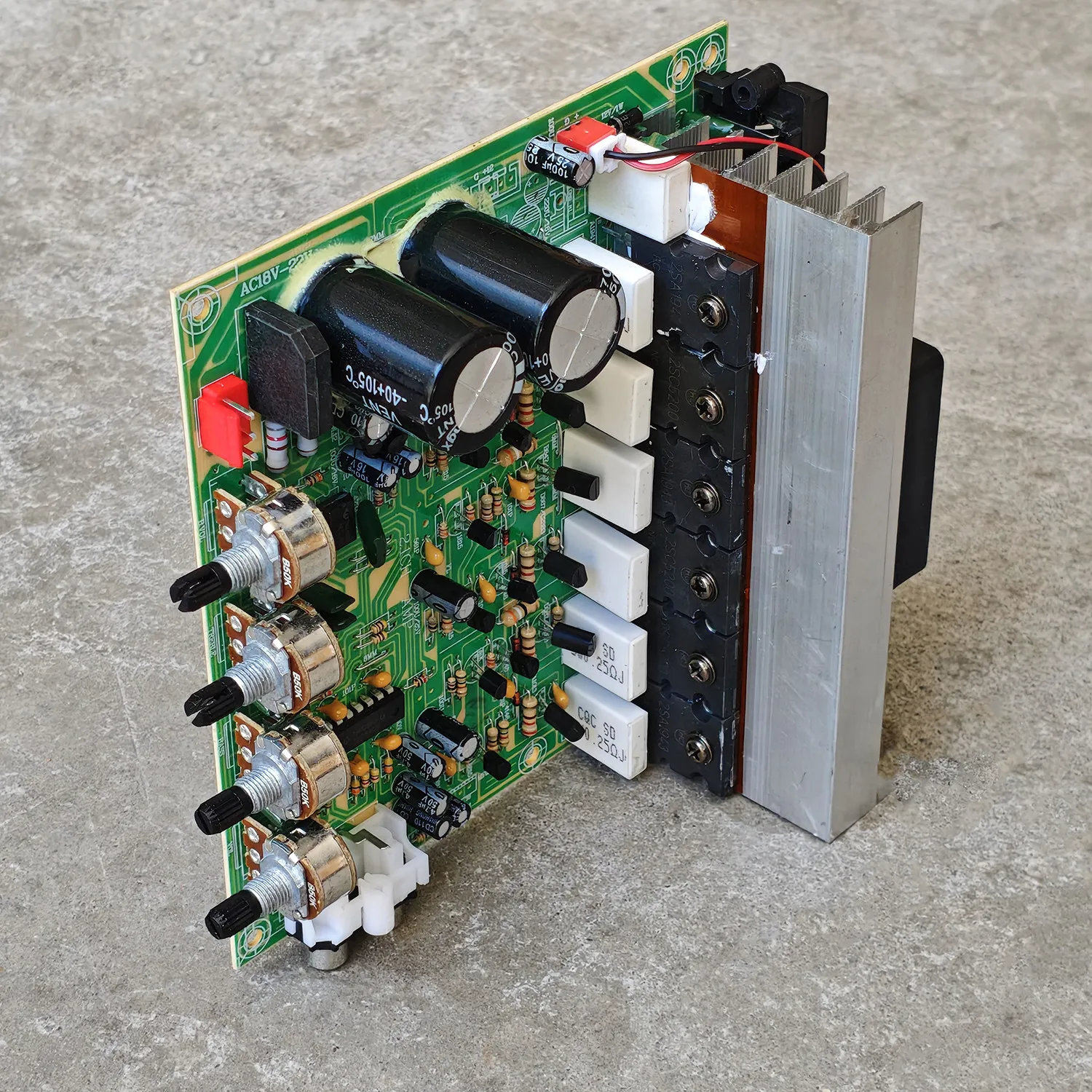 500W intelligent fan heavy subwoofer 2.1 high power A1943C5200 pair tube high power amplifier board 3 channels