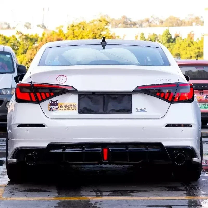 Suitable for 22-23 Honda 11th generation Civic tail lights, assembly modified LED streamer running light