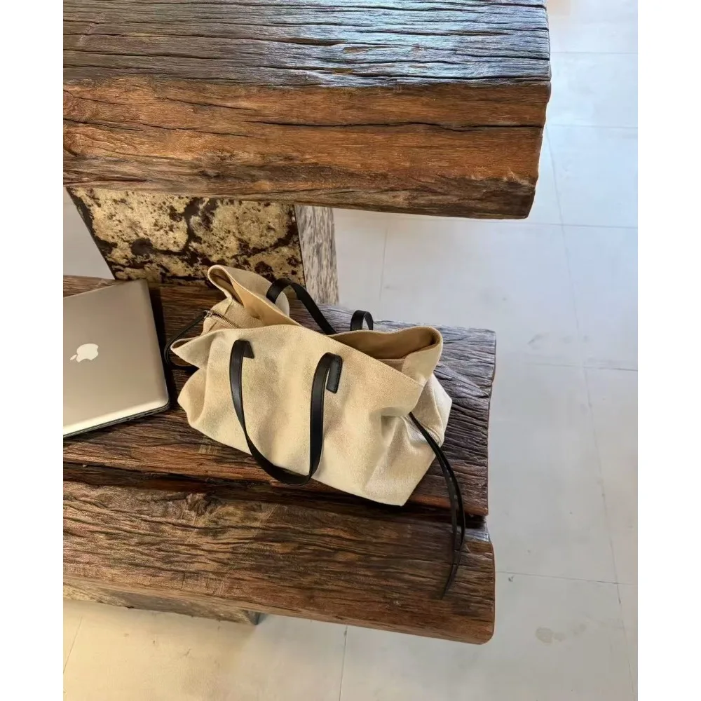 

Новая ретро-сумка-тоут из замши: простая, нишевая, вместительная, универсальная, модная, практичная, текстурная, свободная и повседневная, для женщин.