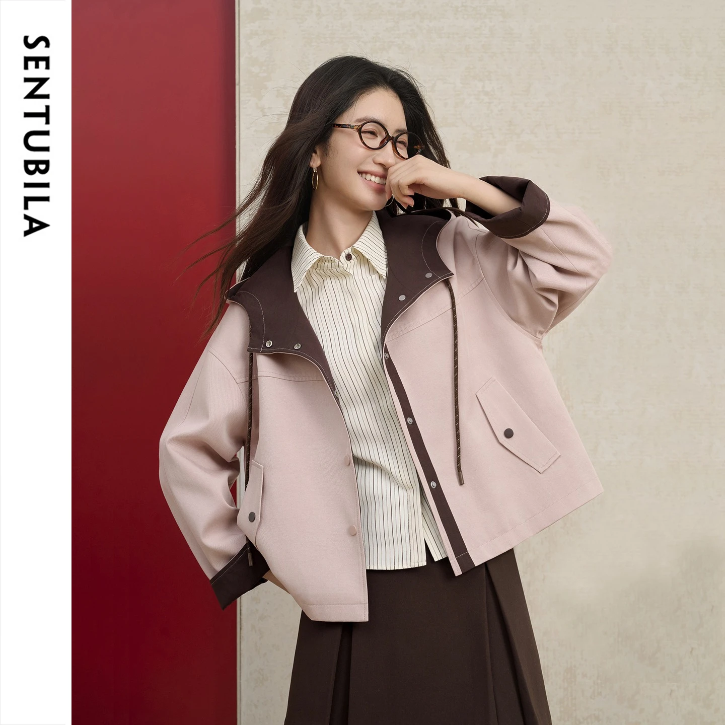 SENTUBILA Women Barn Style Windbreaker 2026 Autumn Color-Block Drawstring Hooded Drop Shoulder Roll Cuff Trench Coat 163FA8223