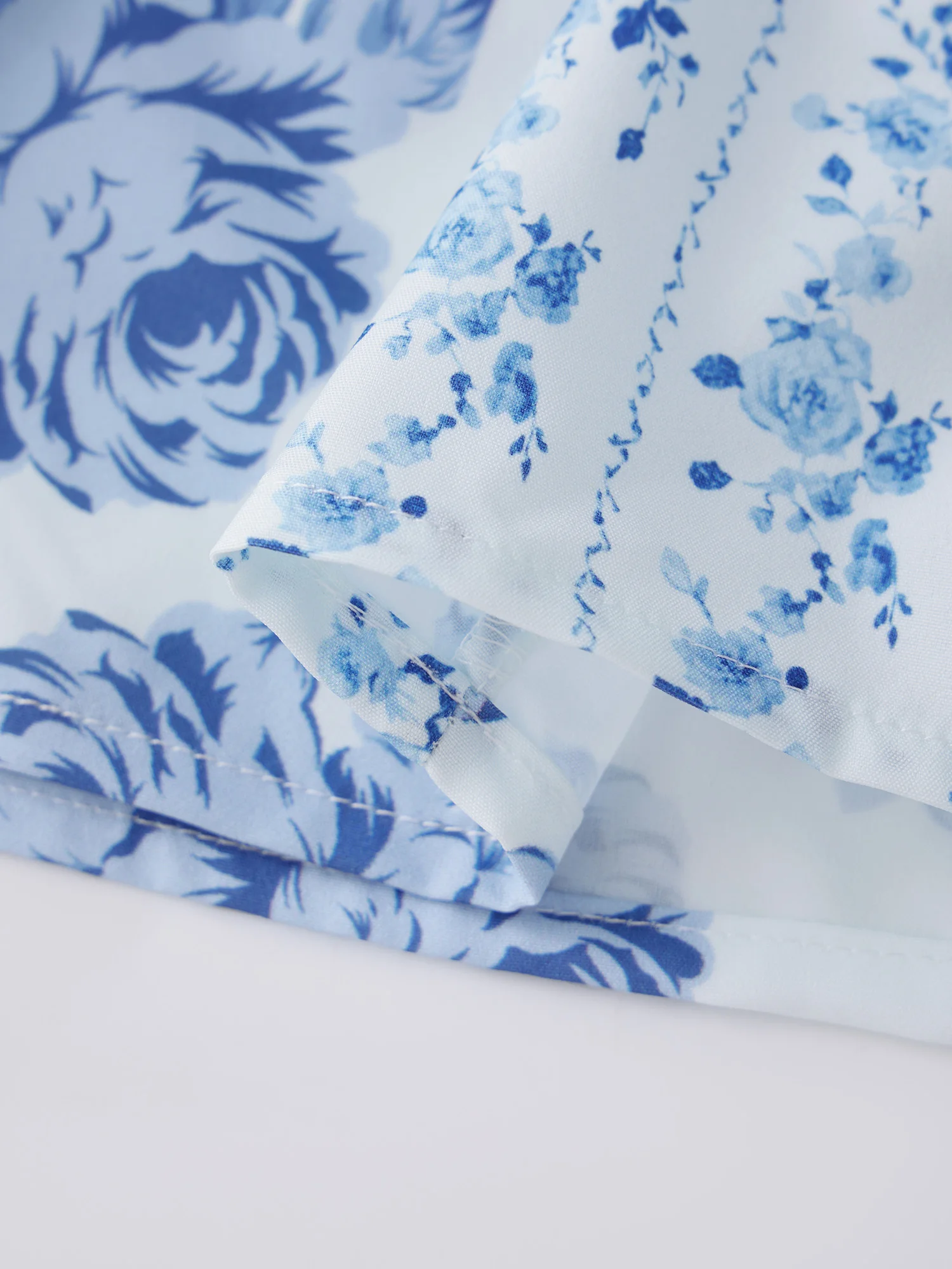 Damska sukienka mini w kwiaty Stylowa sukienka z krótkim rękawem i dekoltem w kształcie litery A