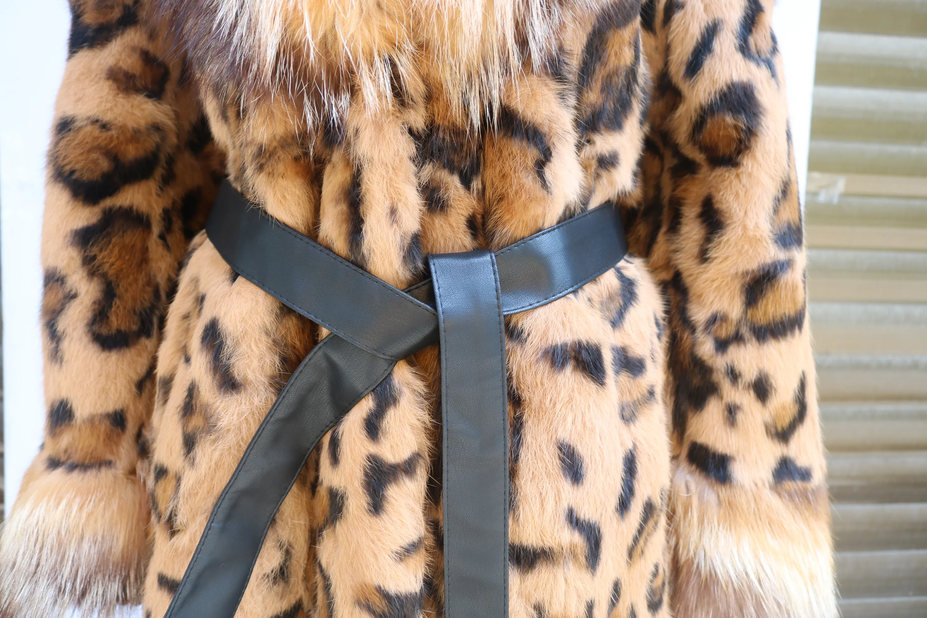 معطف فرو الأرنب الحقيقي من FURYOUME مع ياقة مقلوبة وسترة من الفرو الطبيعي معطف دافئ ملابس الشارع مقاس مخصص موضة الشتاء