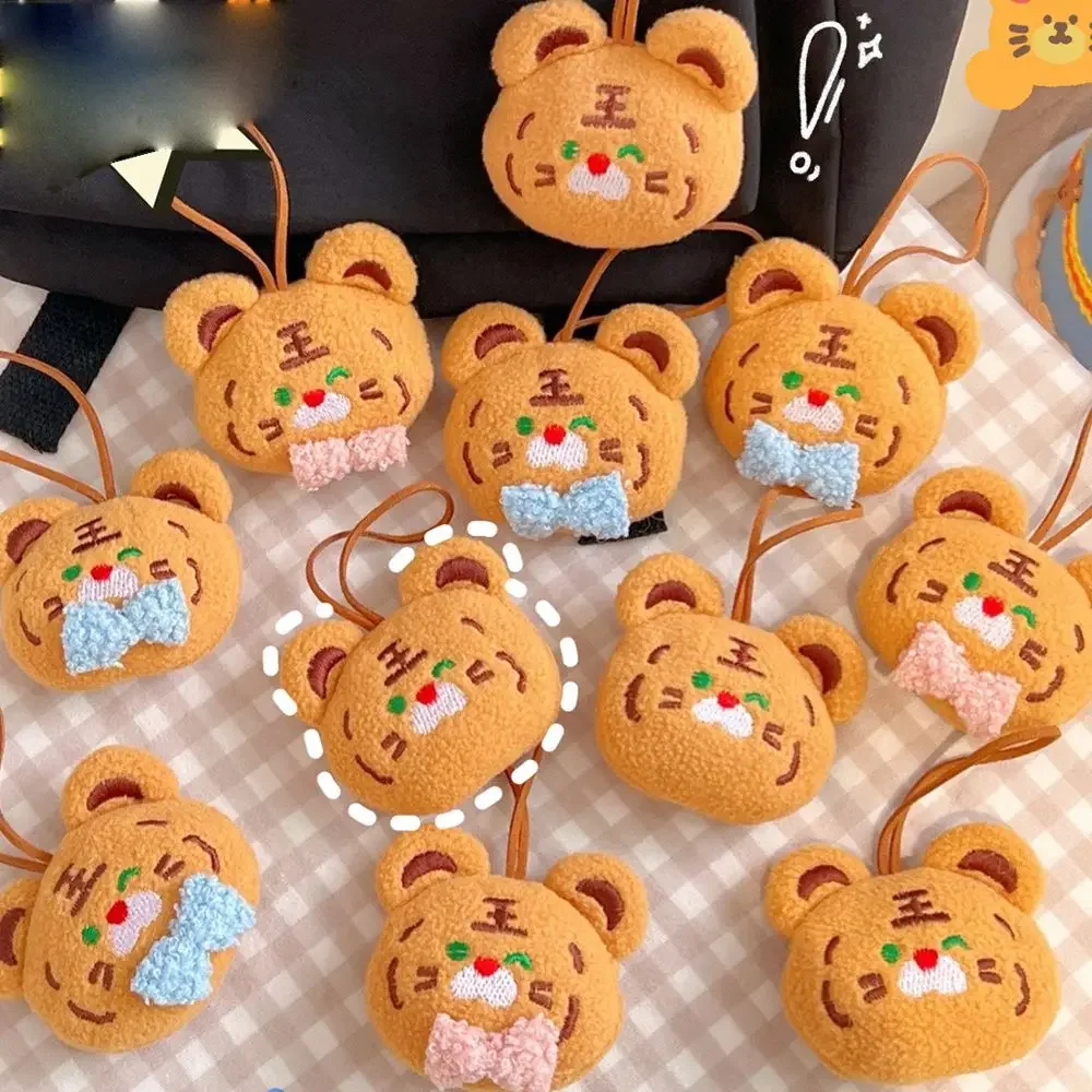 

Cartoon Cute Little Tiger Pendant Plush Tiger Keychain Cute Girl Couple Pendant Backpack Pendant Fashion Birthday Christmas Gift