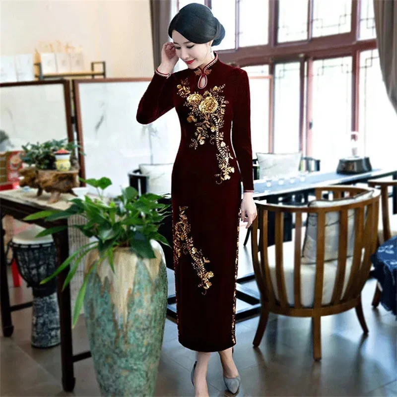 

6XL Women's Gold Velvet Dress 2023 New Autumn Winter New Handmade Nail Bead Cheongsam Middle Aged Mother Elegant Evening Dress