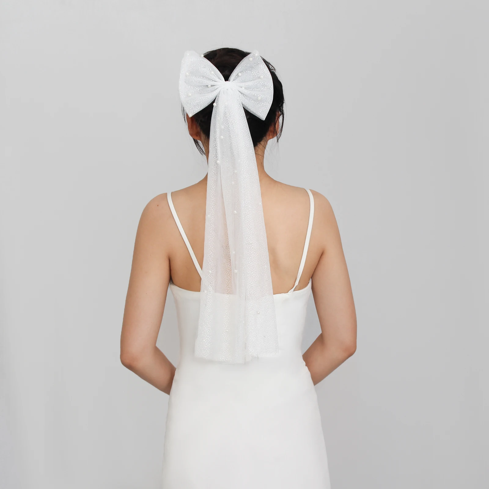 

Свадебная фата «Звездное небо» с бантом-бабочкой, украшенная белыми жемчужинами, однослойная, игривый нишевый дизайн, яркий свадебный аксессуар G04A