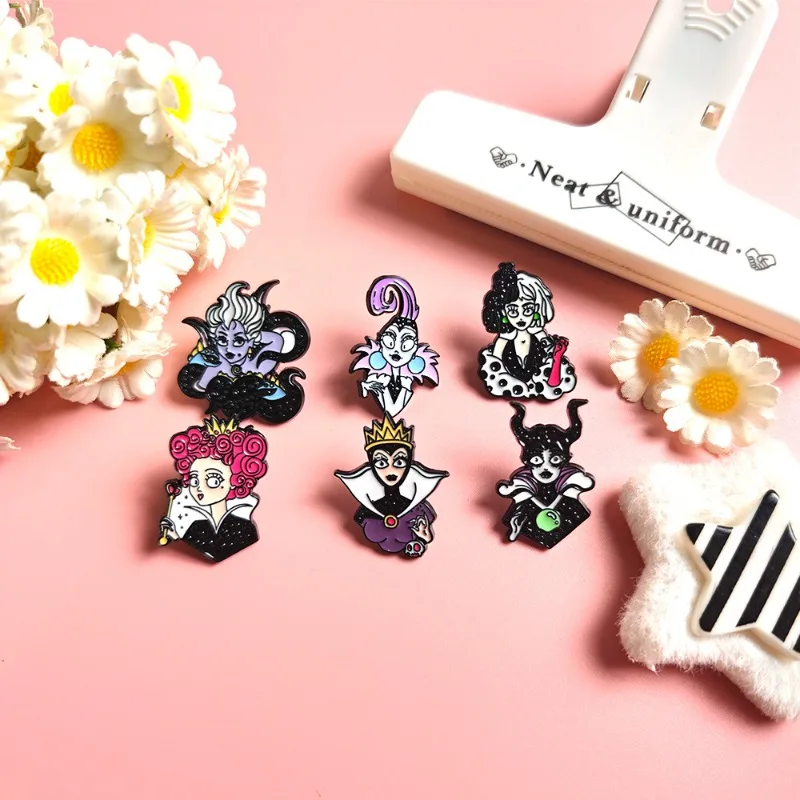Halloween Cartoon Animated Fairy Tale Character Badge Witch Marlene Pherson Queen of Hearts Anime Brooch Clothes Bag Accessories