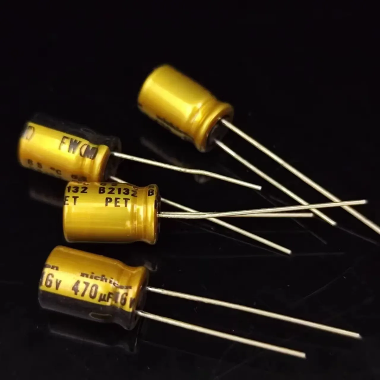 10pcs price  220uF 16V NICHIC  FW 16V220uF 10UF 47UF 220UF 330UF 470UF 1000UF HIFI Audio Capacitor