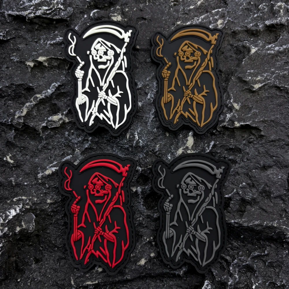 Ein Skelett-Geist-PVC-Patch-Abzeichen mit im Dunkeln leuchtendem Effekt, Klettverschluss auf der Rückseite, geeignet zum Dekorieren von Taschen, Rucksäcken, Westen und Kleidung