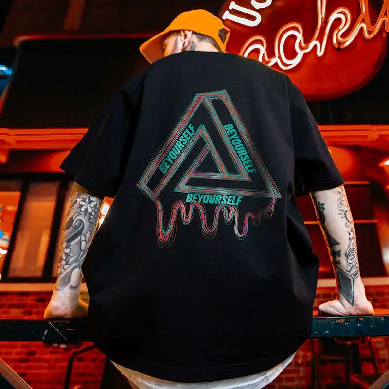 2026 Men Glitch Triangle Be Yourself Graphic T Shirt Drip Effect Back Print Crewneck Tees Unisex Y2K Streetwear Oversized Short