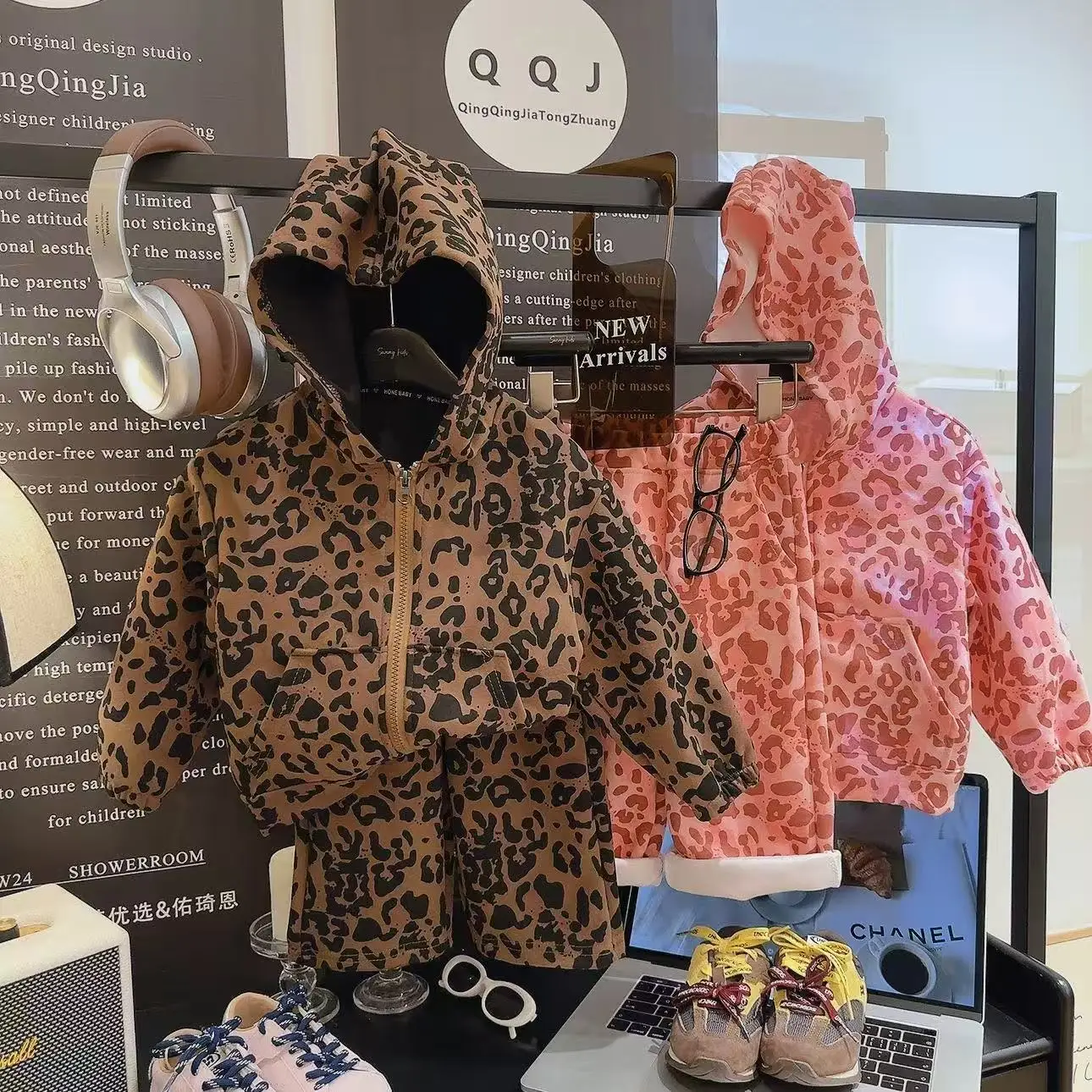 

Girls' Spring and Autumn Set Children's New Leopard Pattern Casual Hoodie Jacket+Pants Fashion Two Piece Set