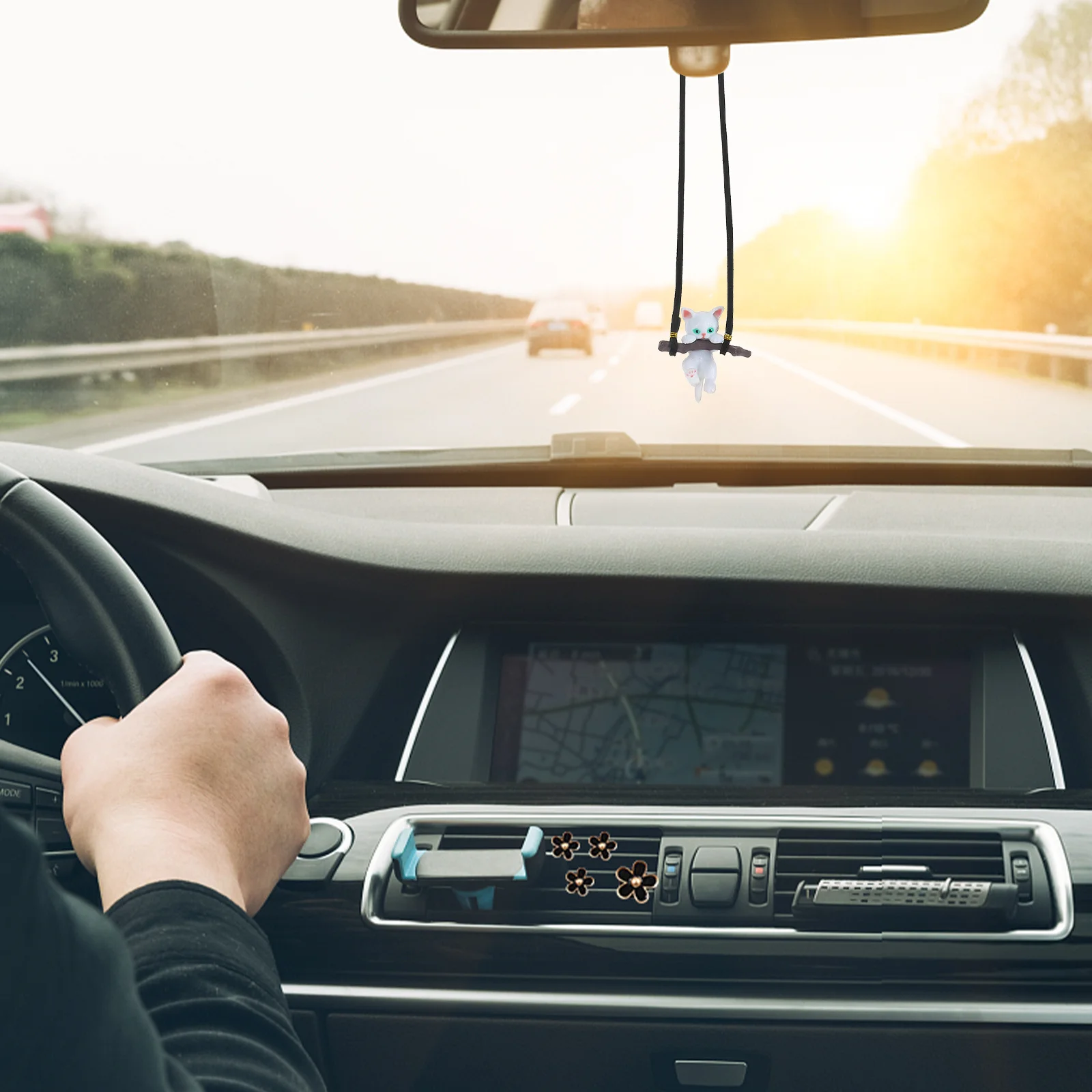 

Car Interior Decorations Cat Resin Pendant Hanging Ornament for Rearview Mirror Automotive Accessories Driver Side Use