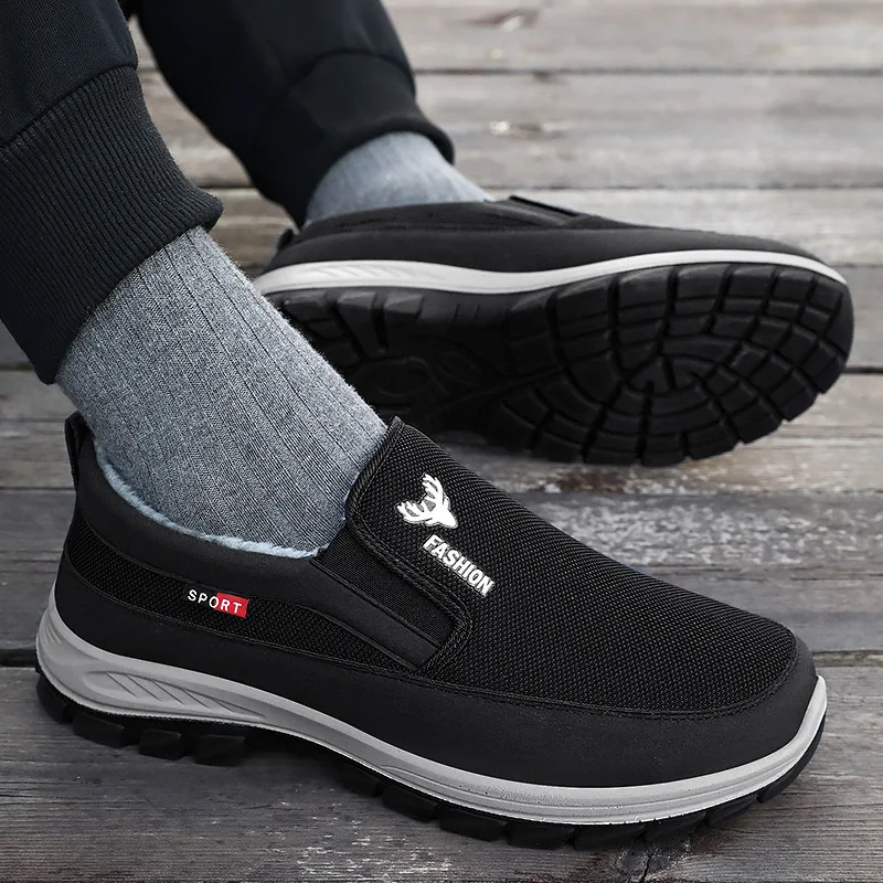 Men Tennis Shoes Warm Breathable Soft Bottom Non -Slip Casual Shoes Plus Velvet Comfort Slip-On Walking Winter Vulcanized Shoes