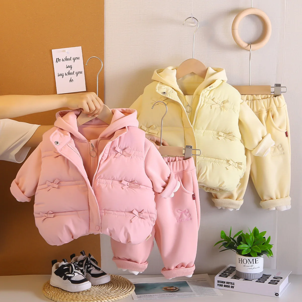 

Girls Thick Clothes Sets Winter Children Down Vest Thick Velvet Coats Hoodies Pants 3pcs Warm Suit For Baby Tracksuits Kids 4 5Y