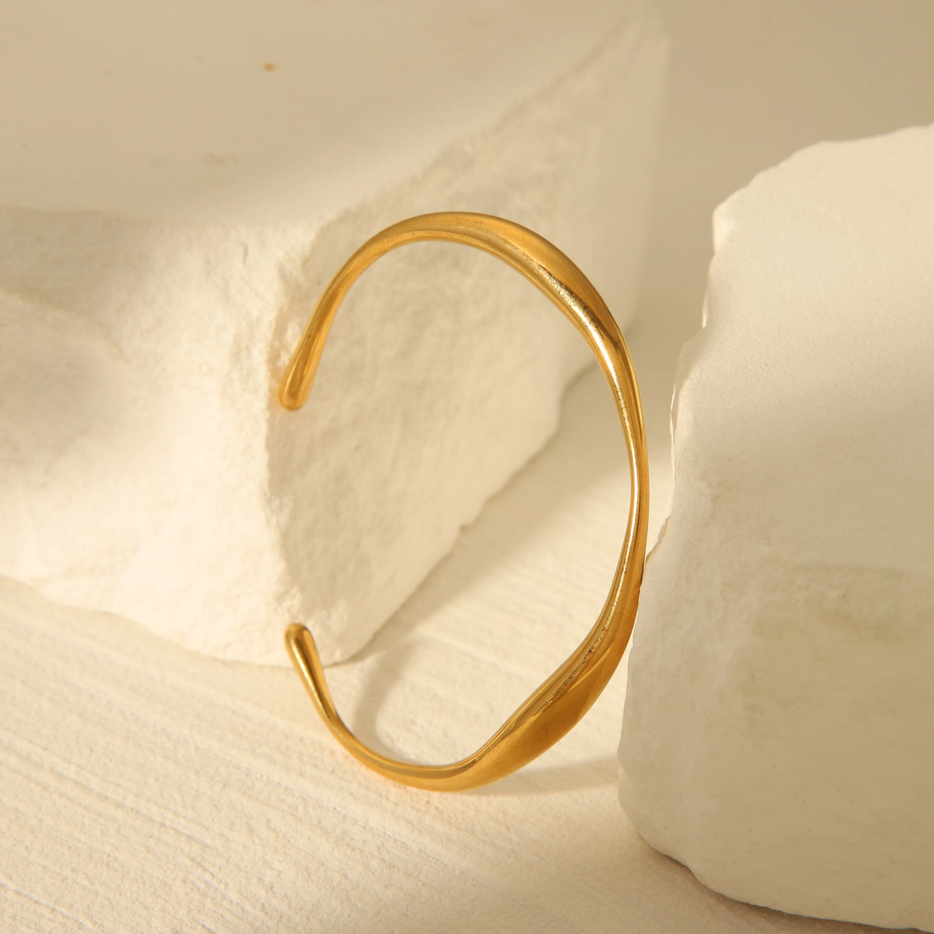 

Women's Stainless Steel Bracelet 18k Gold Plated Waterproof Handmade Casting Stuff Bracelet Wrist Decoration Jewelry Gift