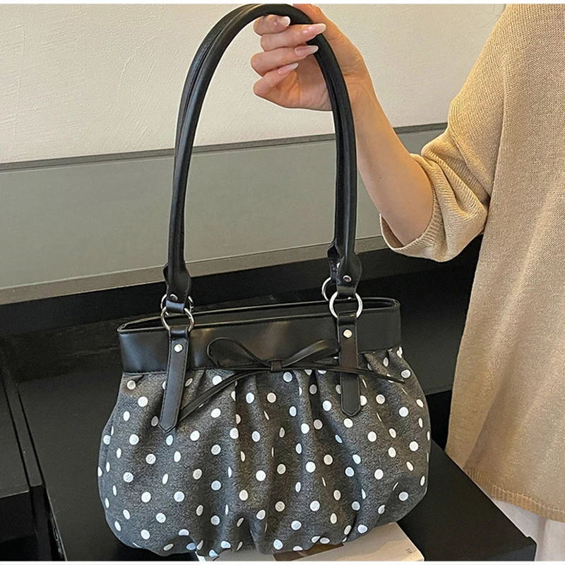 Koreanische Polka-Dot-Schleifenknoten-Patchwork-Hobo-Unterarmtasche, Damenhandtasche, vielseitige leichte Pendler-Tragetasche, lässig-schicke Tasche – Detail 13