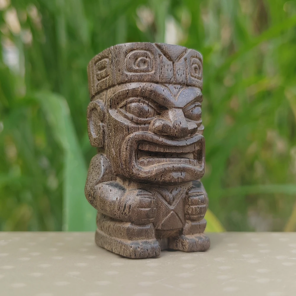 1.8 Inch Hand-Carved Wooden Tiki Totem Figurine, Tribal Style, Suitable for Christmas Decorations, Creative Desktop Ornaments, Office Decoration, Housewarming Gifts, Bedroom, New Year Gifts, Study Room