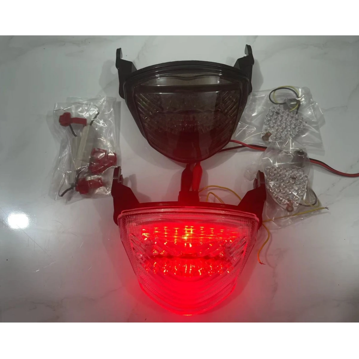 

Motorcycle Rear Fender Tailling Edge LED Brake Tail Light Turn Signal Taillight For SUZUKI GSXR1000 GSX-R1000 K5 2005 2006