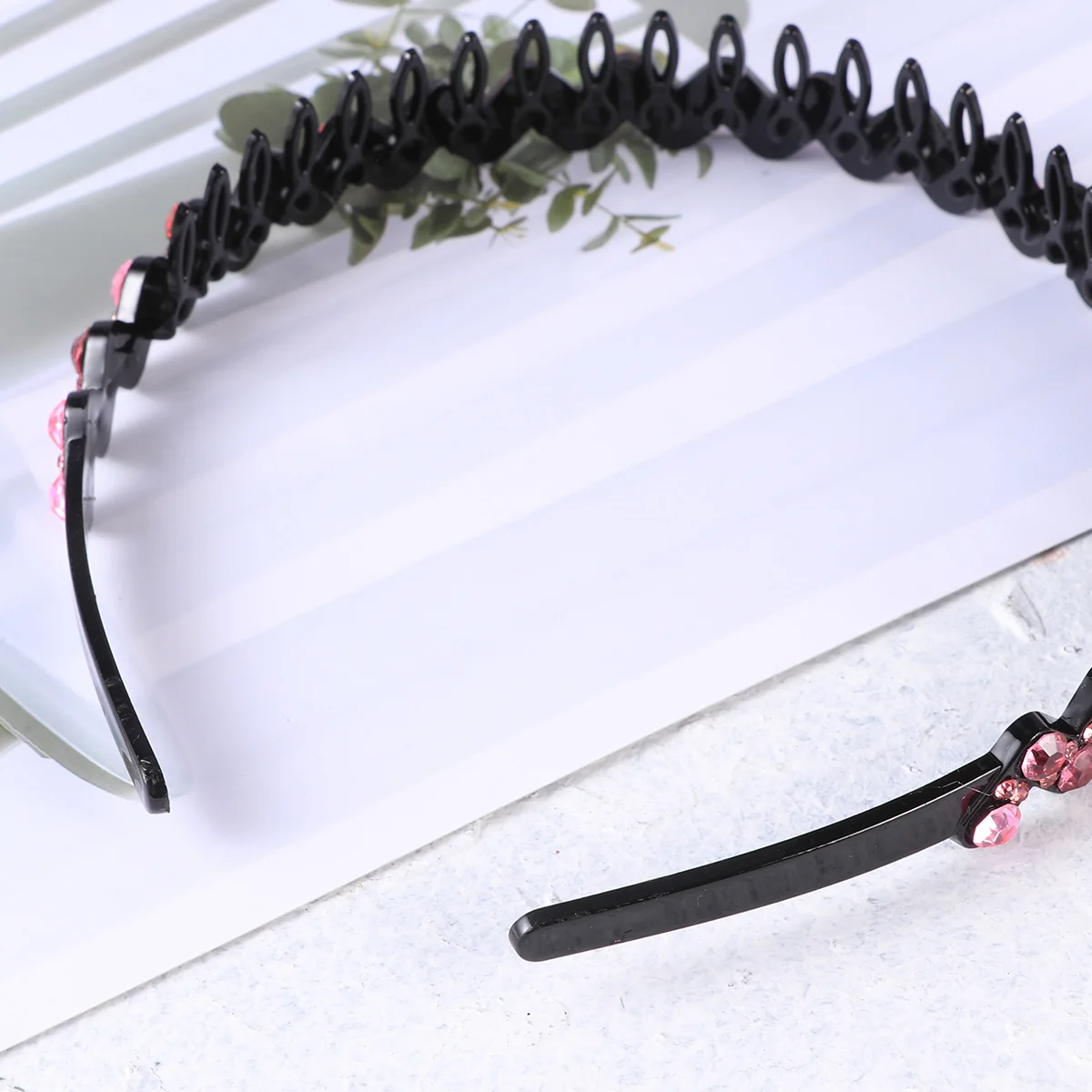 

Large Rhinestone Hair Hoop Girl Teeth Hairband Acrylic Toothed Headband Sparkling Elegant Comb For Party Halloween Christmas