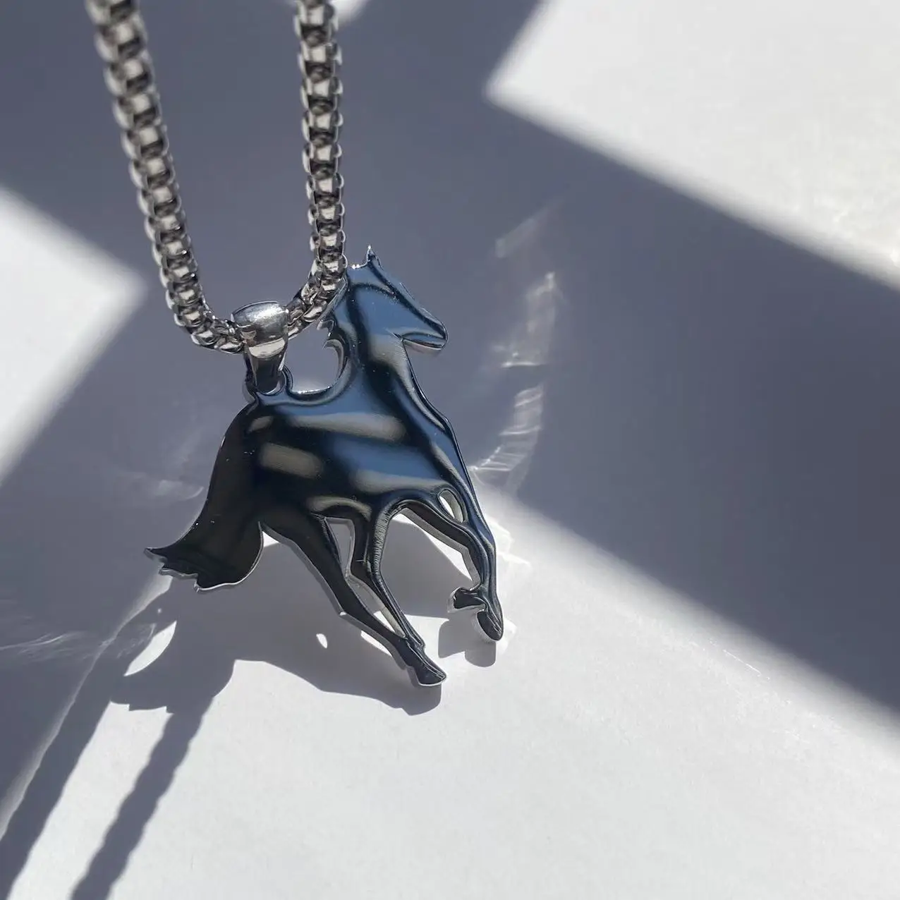 Creative Stainless Steel Zodiac Horse Pendant Necklace Unisex Hip Unique Design Fashion Accessory for Men And Women Gift