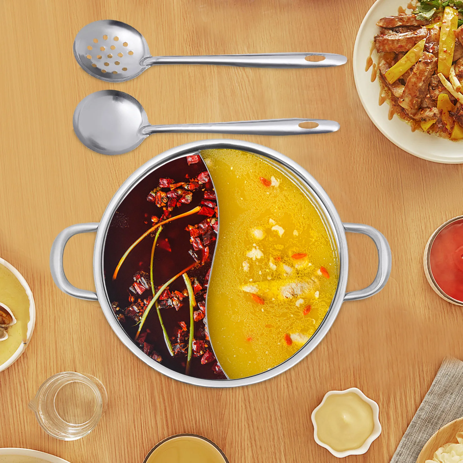 

Large Capacity Dual-compartment Hot Pot Leaky Spoon&Spoon Included Smooth Surface Easy Clean For Daily Cooking