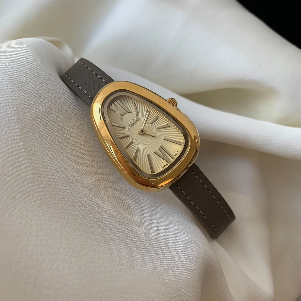 Fashion Personality Temperament Square leather strap quartz watch For women girl Bracelet watch Jewelry accessories