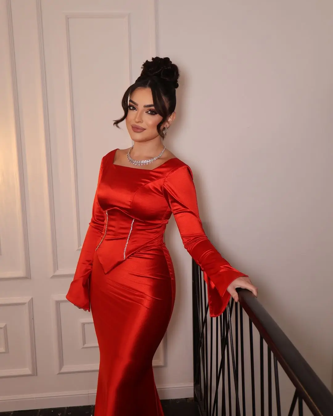 

Customized Long Sleeves Prom Dresses Square Neck Beadings Floor Length Evening Dresses Special Party Women Wear Party Dresses