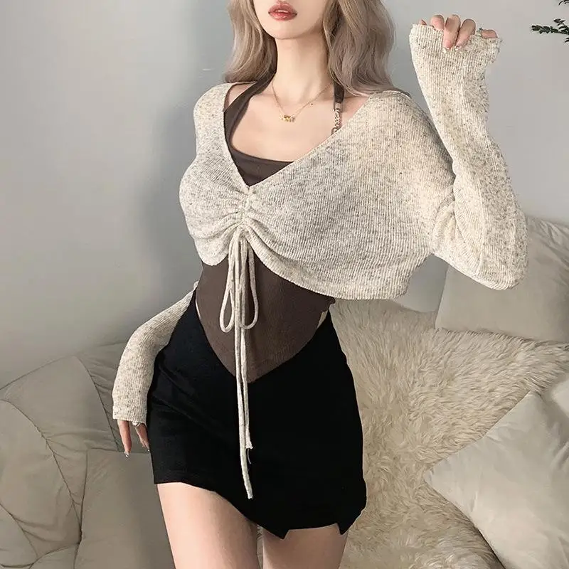 

Wind 2022 Autumn New Women's Solid Color Slimming Fashion V-Neck Long Sleeve Hanging Neck Tank Top Two Piece Set