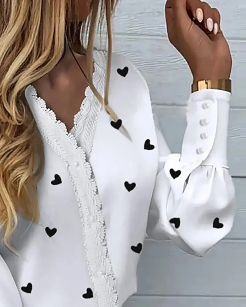 Women Sweet Love Heart Painting Print Long Sleeve White Shirt Fashion Sexy Lace V-Neck Blouse Chic Top Blusa Femininas Elegantes