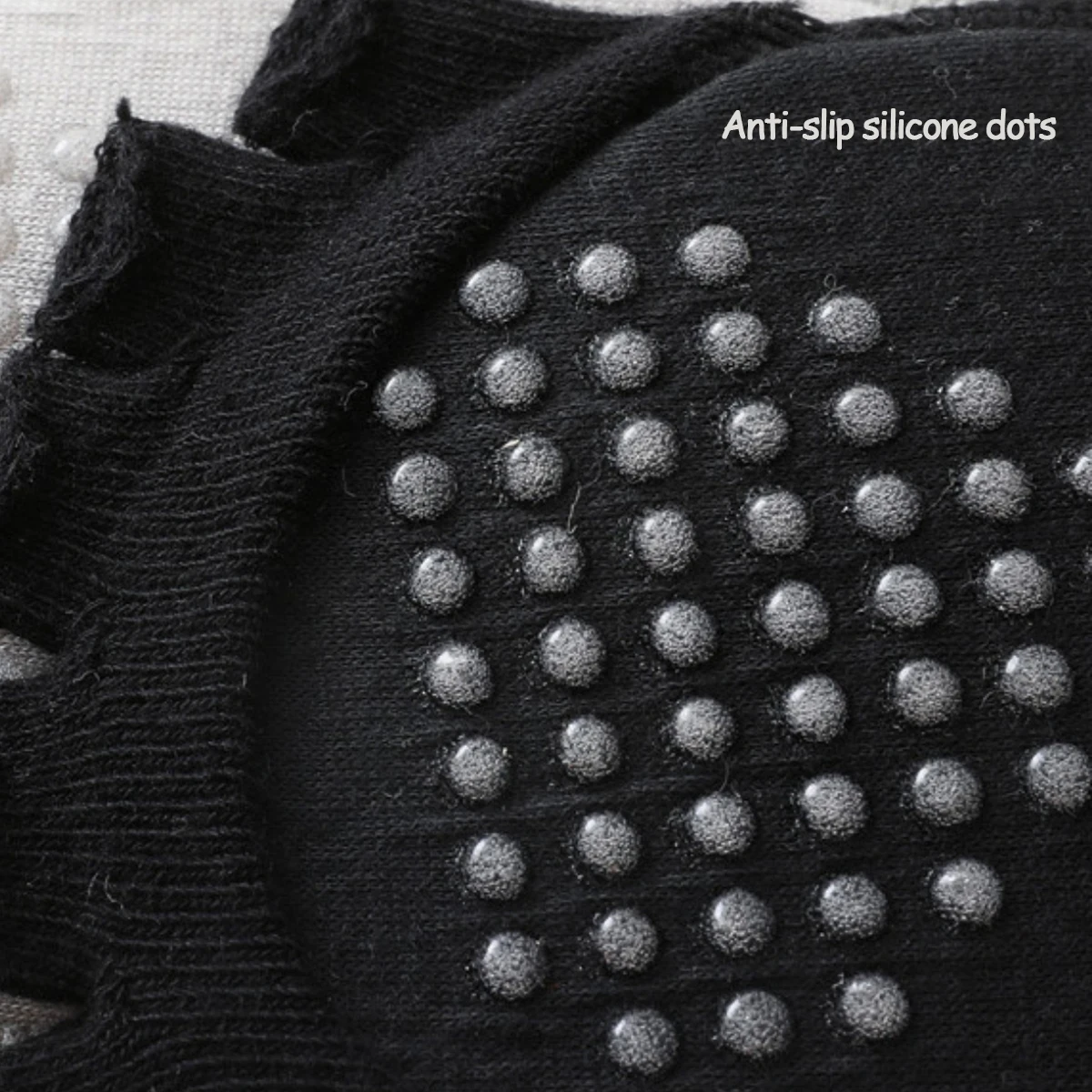 (2 pary) Niewidoczne skarpetki do butów na wysokim obcasie |   Oddzielne ochraniacze na palce, oddychające z włókna bambusowego, zapobiegające powstawaniu odcisków i antypoślizgowe nakładki na przodostopie