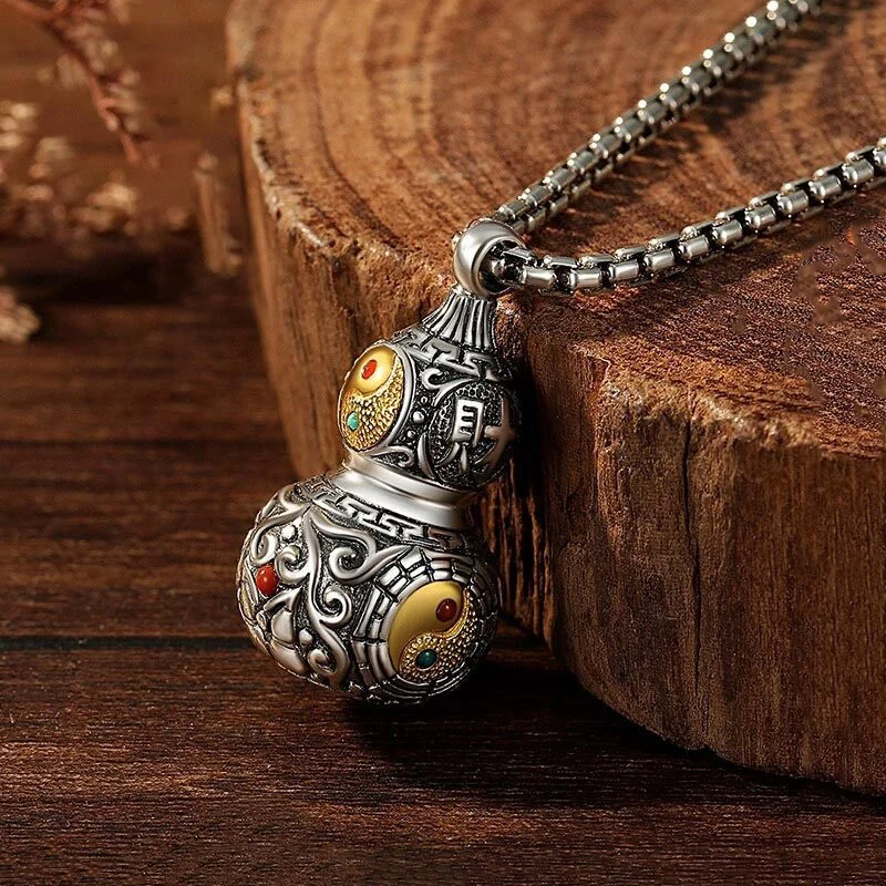 Original stereoscopic gourd pendant with diamonds inlaid relief pattern exquisite necklace dragon bone chain banquet jewelry